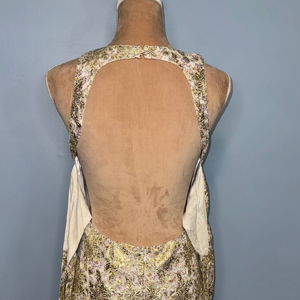 Lulu's Sleeveless Floral Maxi Dress in gold and Cream - Picture 11 of 13